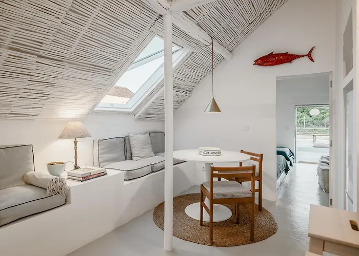 Stunning Seaside Retreat In Azoia, Sesimbra - Casa Da Serra Feriehus